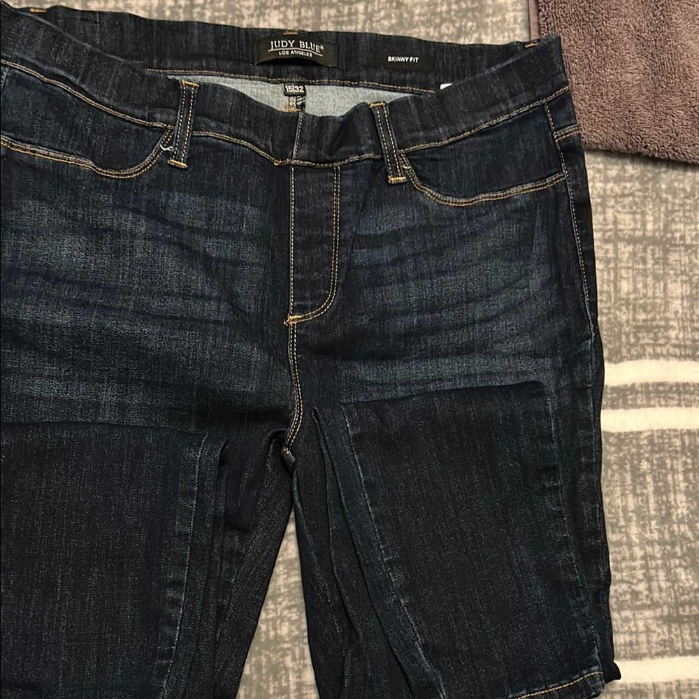 Judy Blue Skinny Blue Jeans with Lived-In Look